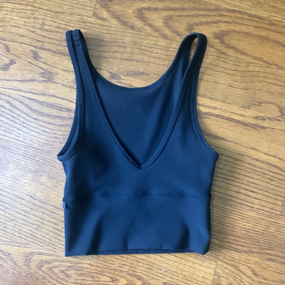 Lululemon power pivot top